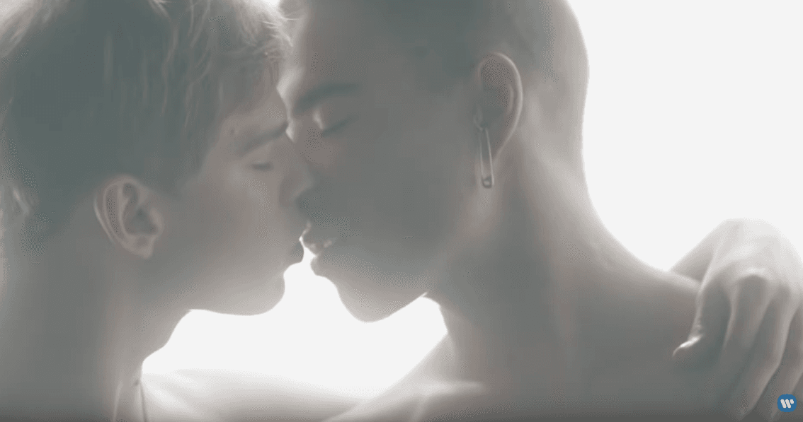 Zmysłowy, zaangażowany społecznie klip Mary Komasy w reżyserii Anji Rubik