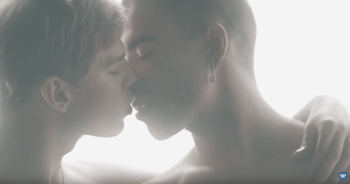 Zmysłowy, zaangażowany społecznie klip Mary Komasy w reżyserii Anji Rubik