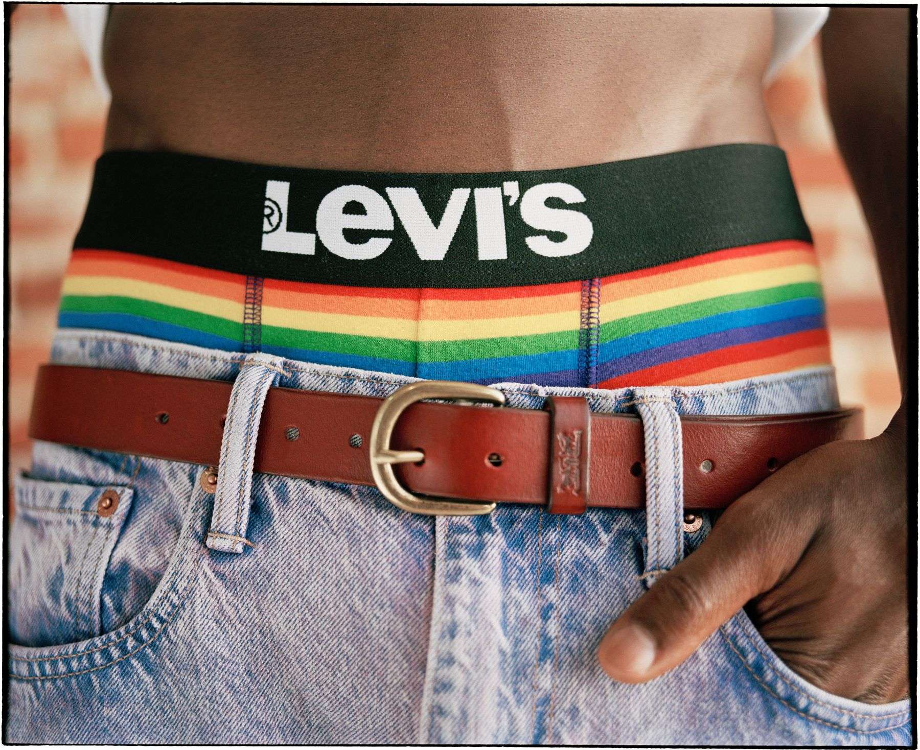 Levi's wypuścił tęczową kolekcję, z której dochód trafi do organizacji walczącej o prawa LGBTIQ
