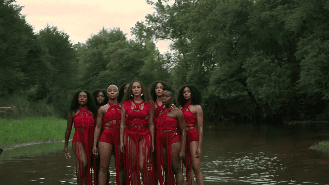 Beyoncé składa hołd Afryce w efektownym klipie promującym "Króla Lwa"