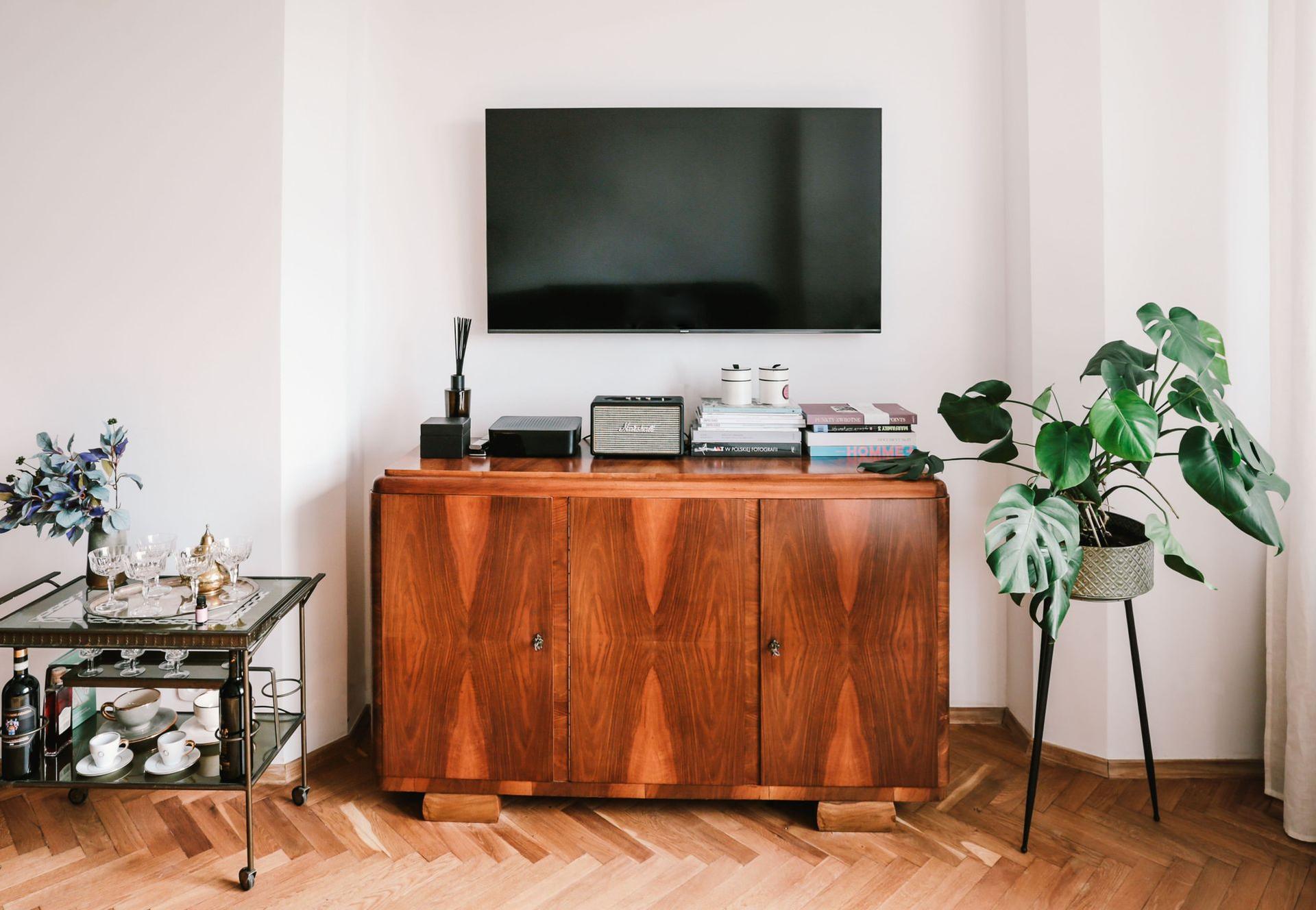 Piękno retro i minimalizmu w mieszkaniu przy Placu Unii Lubelskiej