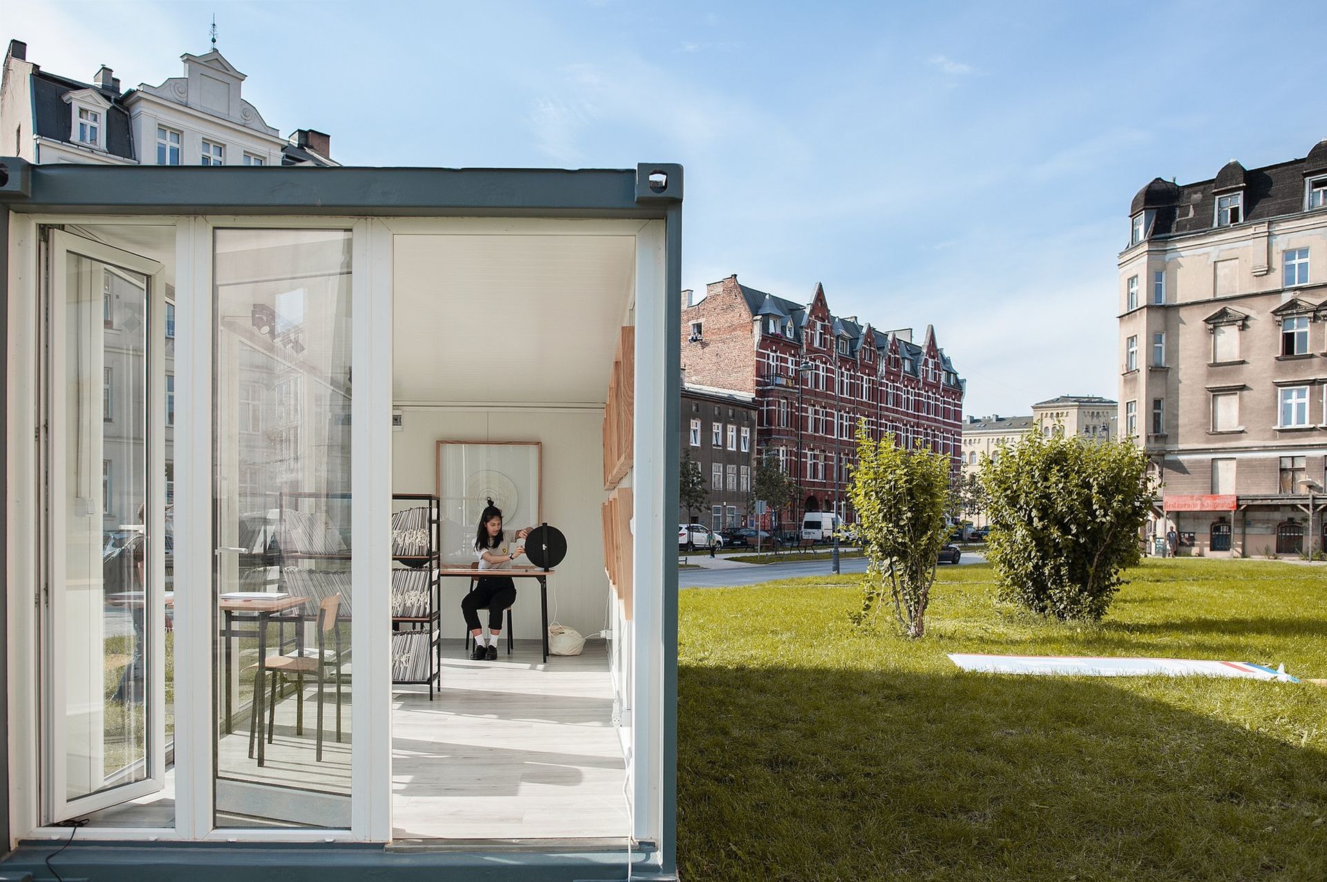 Niefestiwal w Gdańsku - sztuka wkroczyła na teren dzielnicy pełnej kontrastów