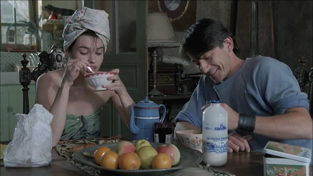 Najlepsze sceny z jedzeniem w słynnych filmach w kolekcji krytyczki filmowej na Instagramie