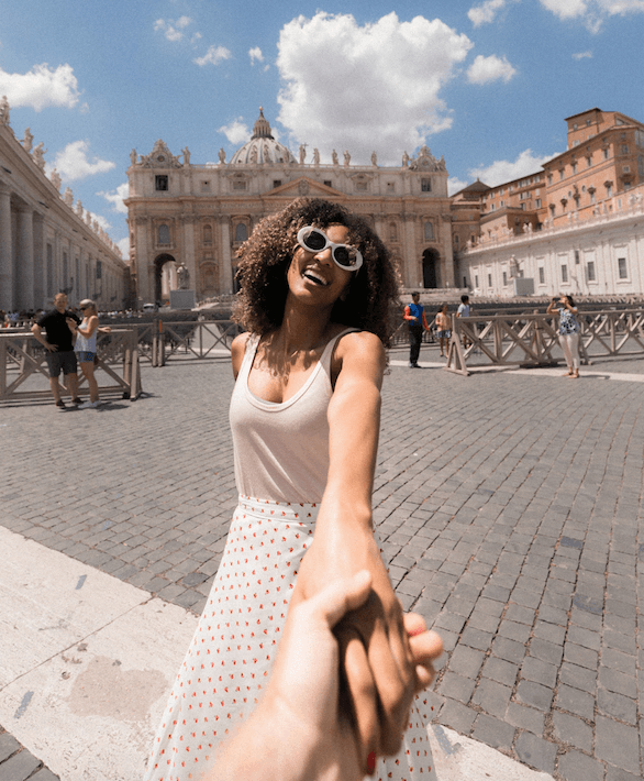 Mieszkaniec Rzymu oferuje się do wynajęcia na Airbnb jako "instagramowy chłopak". Ma same dobre opinie