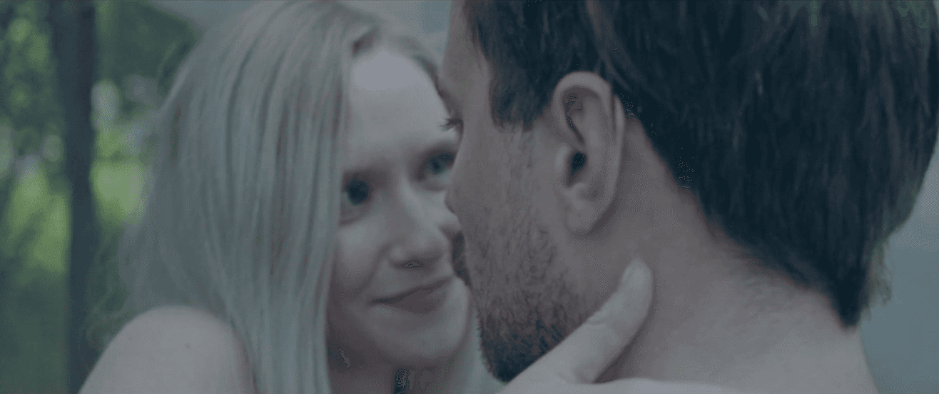 Uciekająca panna młoda w intrygującym klipie. PILI debiutuje jako wokalistka - uprawia aktorski pop