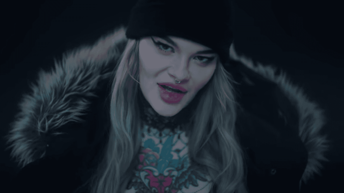 Polska odpowiedź na Billie Eilish? Monika Miller nie bierze jeńców w inspirowaniu się amerykańską gwiazdą