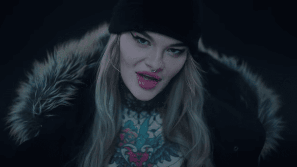 Polska odpowiedź na Billie Eilish? Monika Miller nie bierze jeńców w inspirowaniu się amerykańską gwiazdą