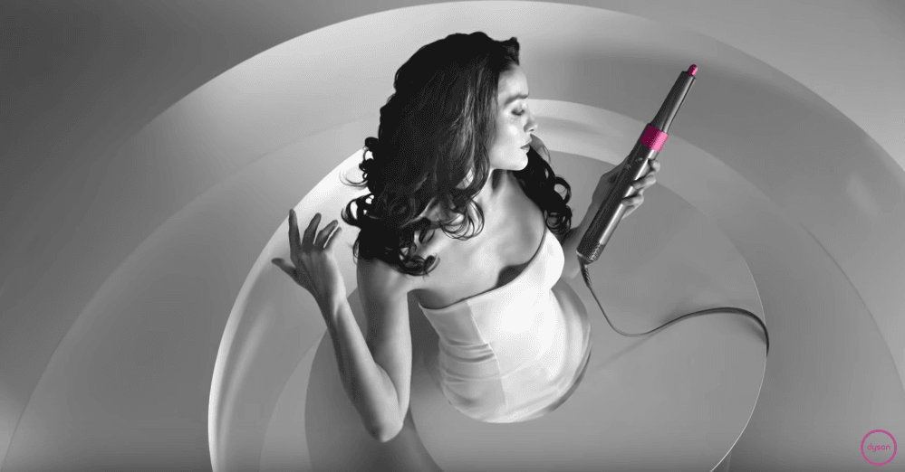 Dyson prezentuje rewolucyjne urządzenie do stylizacji włosów. Loki, fale, prostowanie i suszenie w jednym