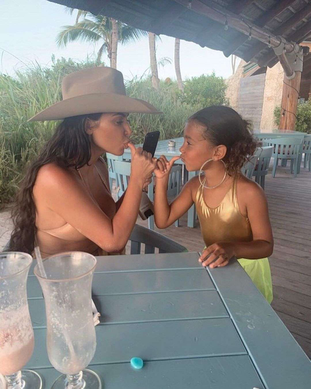 Fantazyjny styl małej Kadashianki. Poznajcie North West