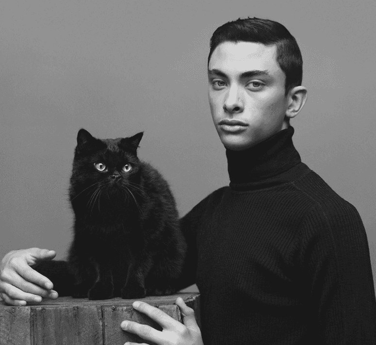 9 najlepszych kampanii modowych z kotami w roli głównej