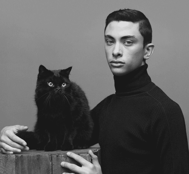 9 najlepszych kampanii modowych z kotami w roli głównej