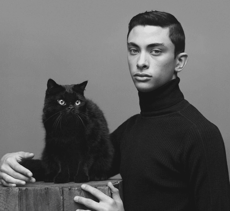 9 najlepszych kampanii modowych z kotami w roli głównej