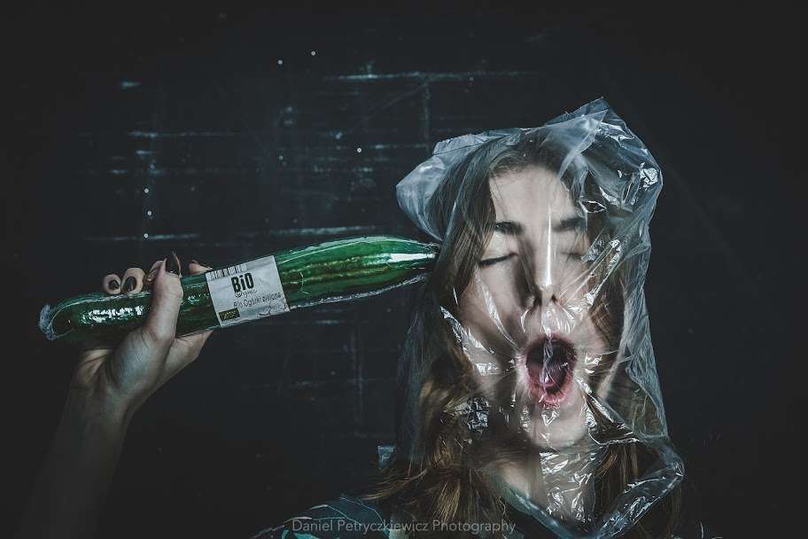 Fotograf Daniel Petryczkiewicz idzie na wojnę z plastikiem w kampanii #NoBeautyInPlastic