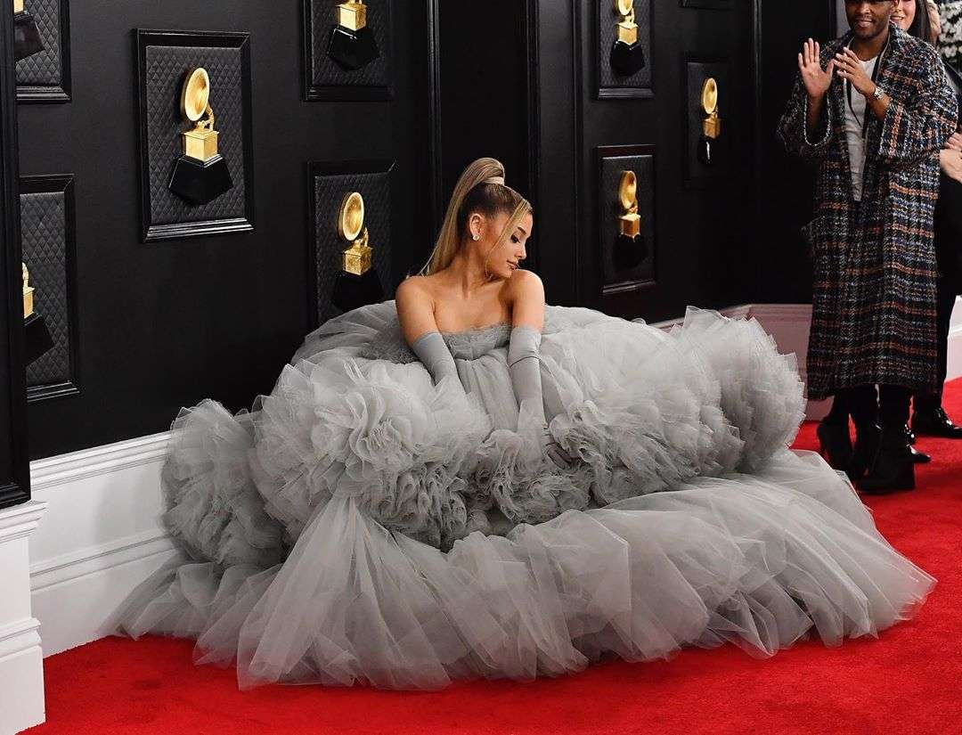 Grammy 2020: najlepsze stylizacje z czerwonego dywanu. Gwiazdy muzyki kochają modę