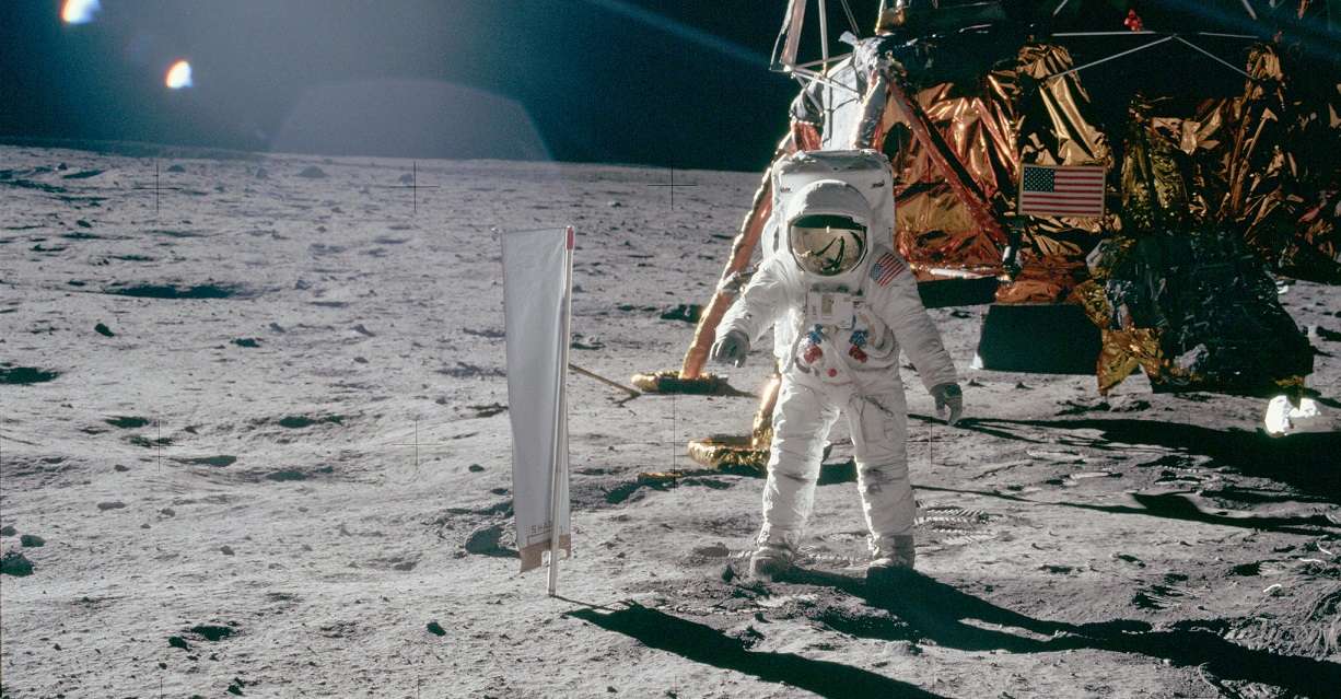 W czasie izolacji NASA oferuje domowe spacery w kosmosie