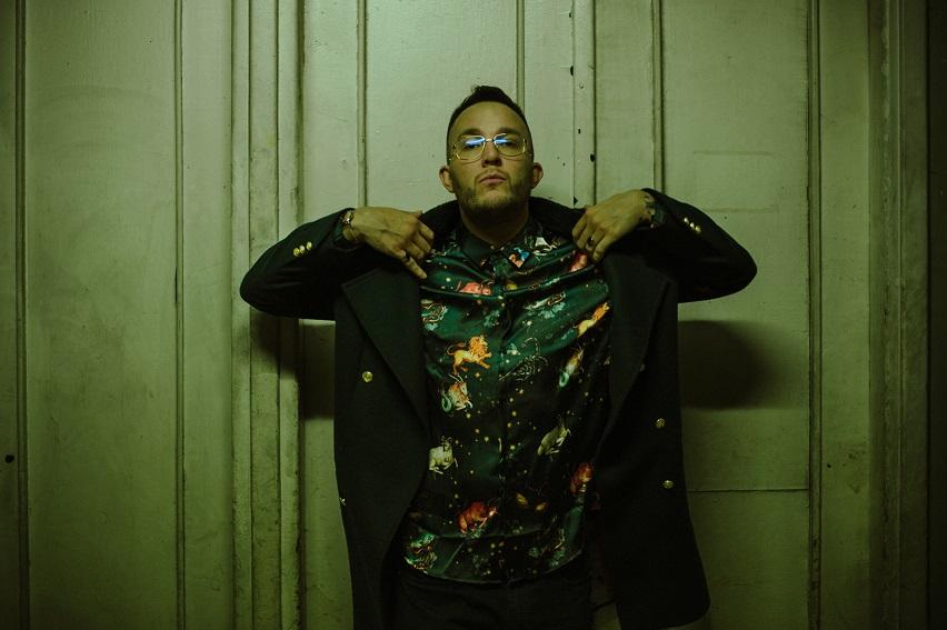 Tylko u nas! Przedpremierowy fragment powieści Tego Typa Mesa „Dwa psy przeżyły”