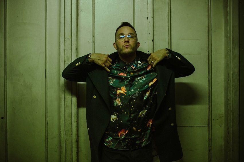 Tylko u nas! Przedpremierowy fragment powieści Tego Typa Mesa „Dwa psy przeżyły”