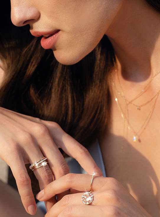 Tajemnica, gwiazdy, księżycowe kamienie i magiczne opale w najnowszej kolekcji Cassiopeia od marki YES