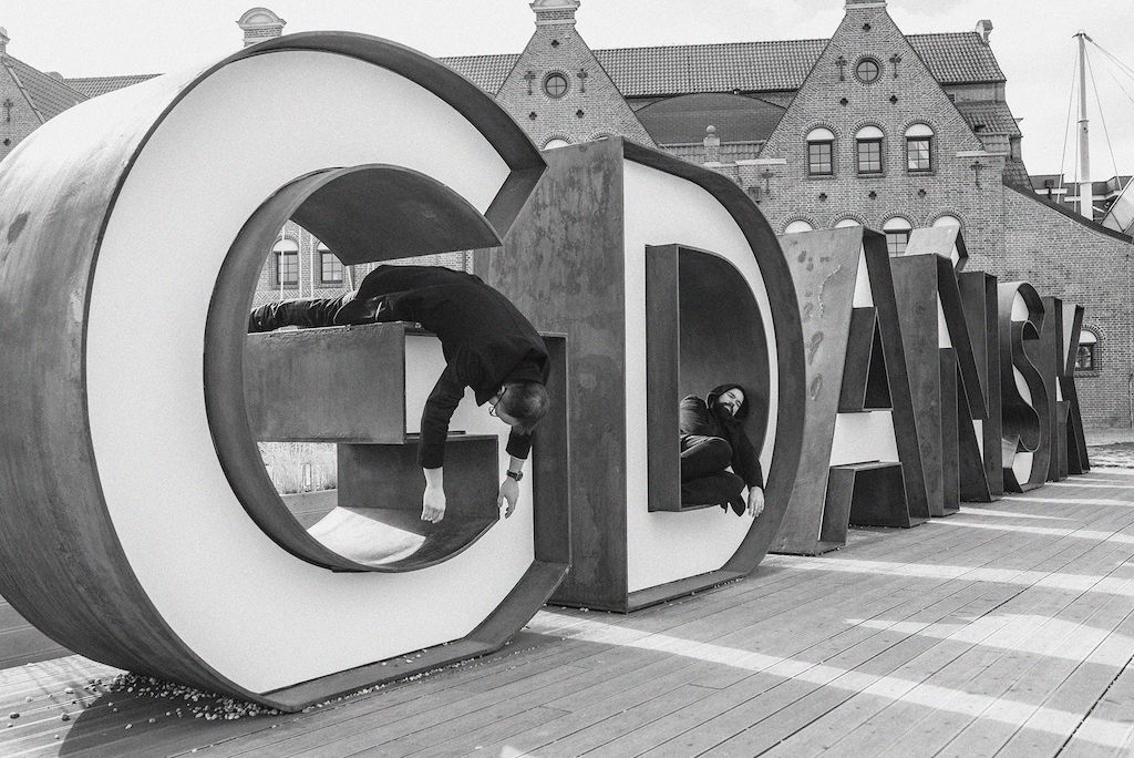 Artystki i artyści komentują sytuację pandemii na wystawie Gdańsk 2020