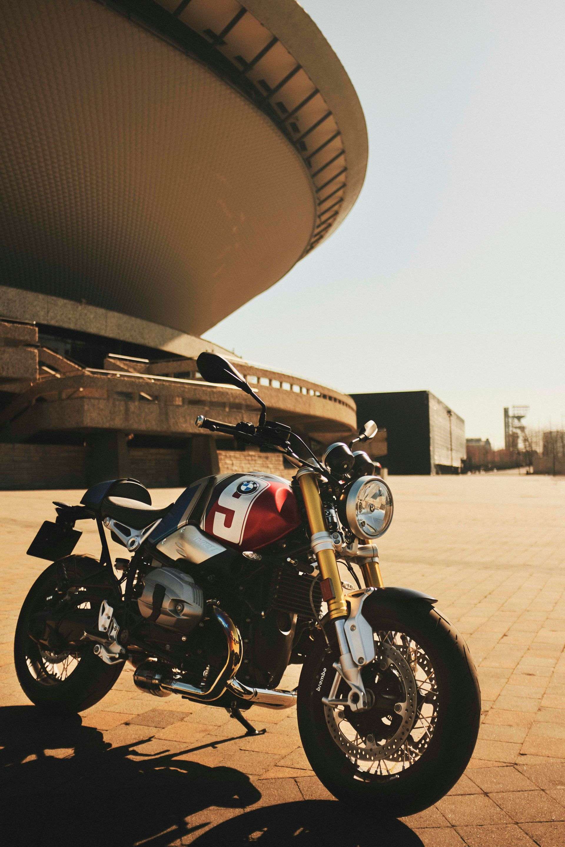 Purysta inspirowany złotą erą dizajnu. Zakochaliśmy się w motocyklach BMW