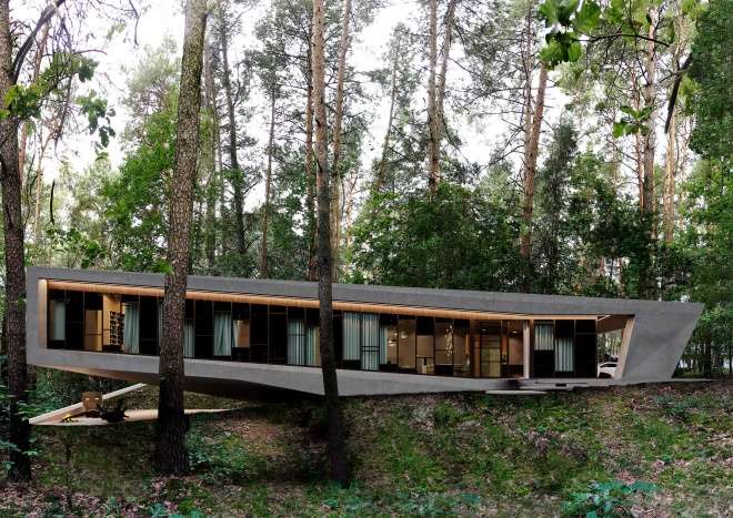 Dom bliski naturze inspirowany kalifornijskim drzewem Joshua Tree stanie obok Łodzi