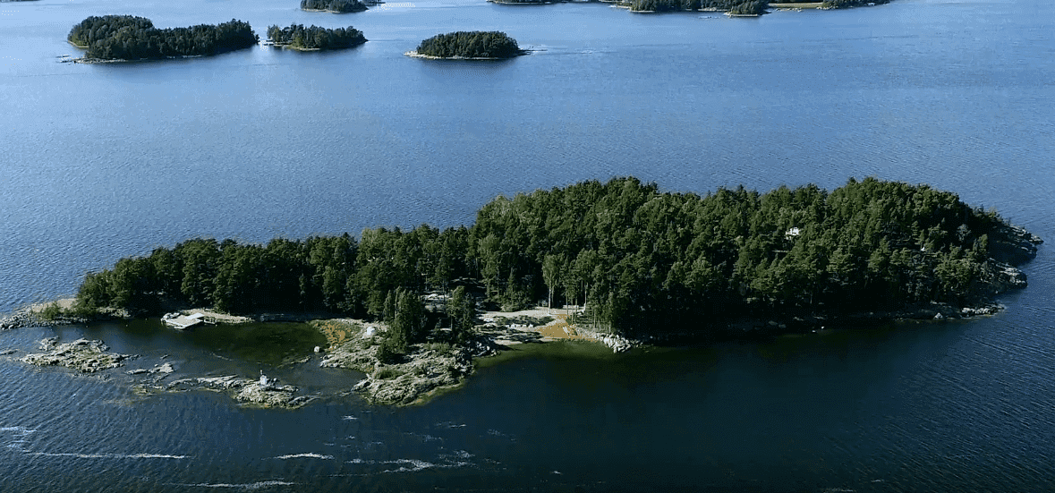 Istnieje wyspa, na którą wstęp mają tylko kobiety. I to niedaleko, na Bałtyku