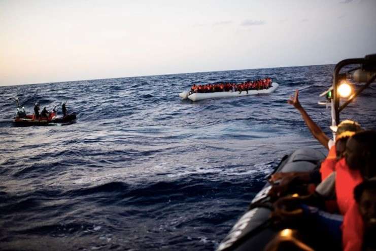 Banksy ratuje uchodźców. Ufundował łódź, która pomaga migrantom na Morzu Śródziemnym