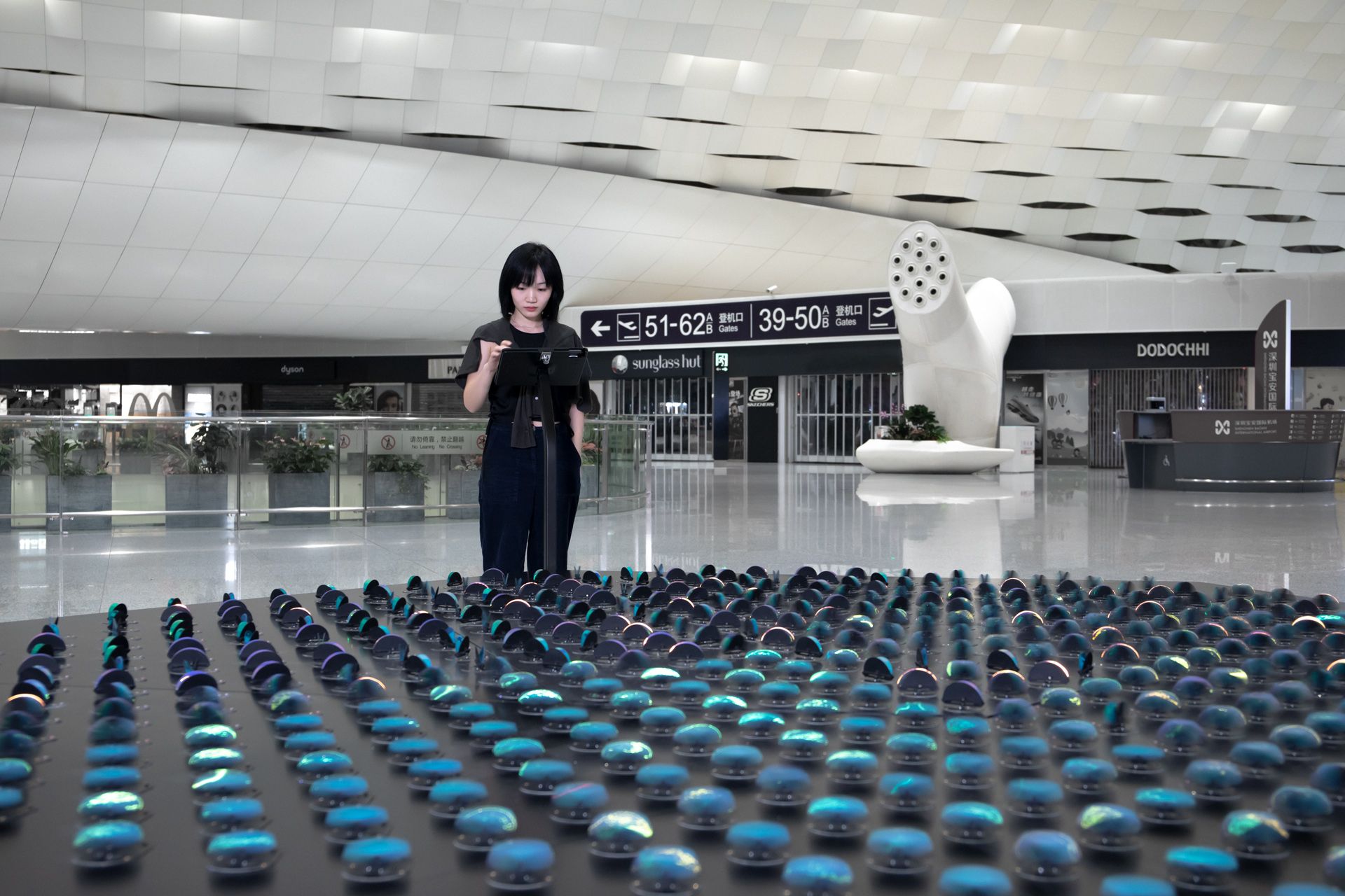 Polacy stworzyli na chińskim lotnisku rzeźbę przyszłości, która na żywo pokazuje ruch uliczny w mieście