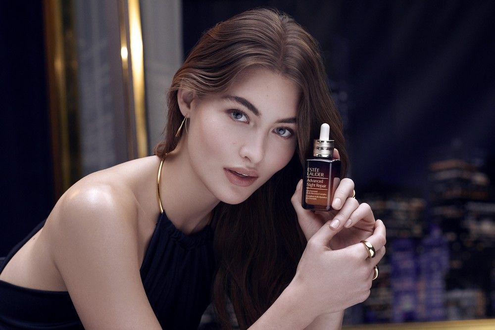 Zainspiruj się buteleczką Serum Advance Night Repair i wygraj kosmetyki Estée Lauder!