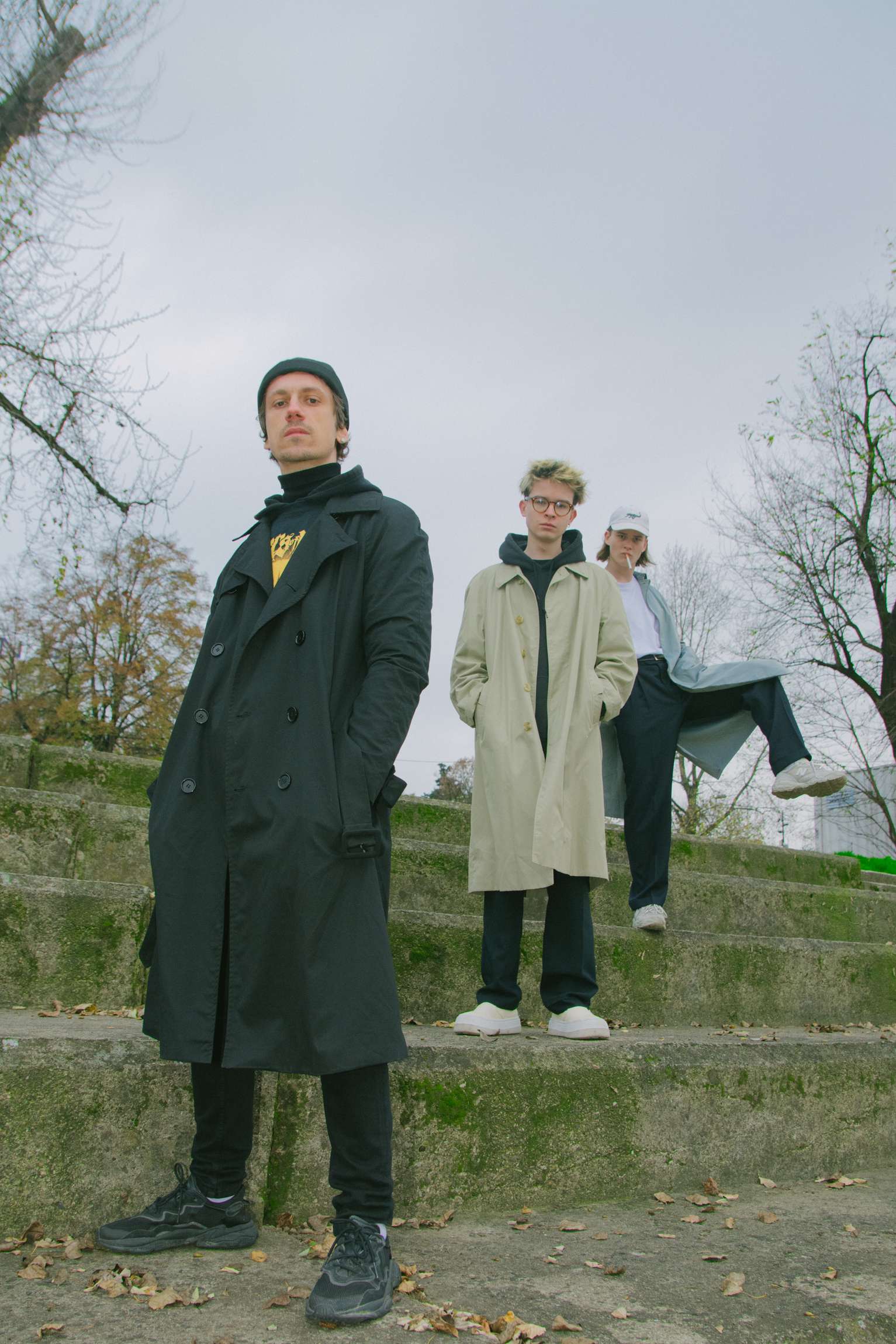 „Co ma na tym placu zbawić mnie”. Baasch i bracia Kacperczyk z nowym singlem o gniewie i rozczarowaniu