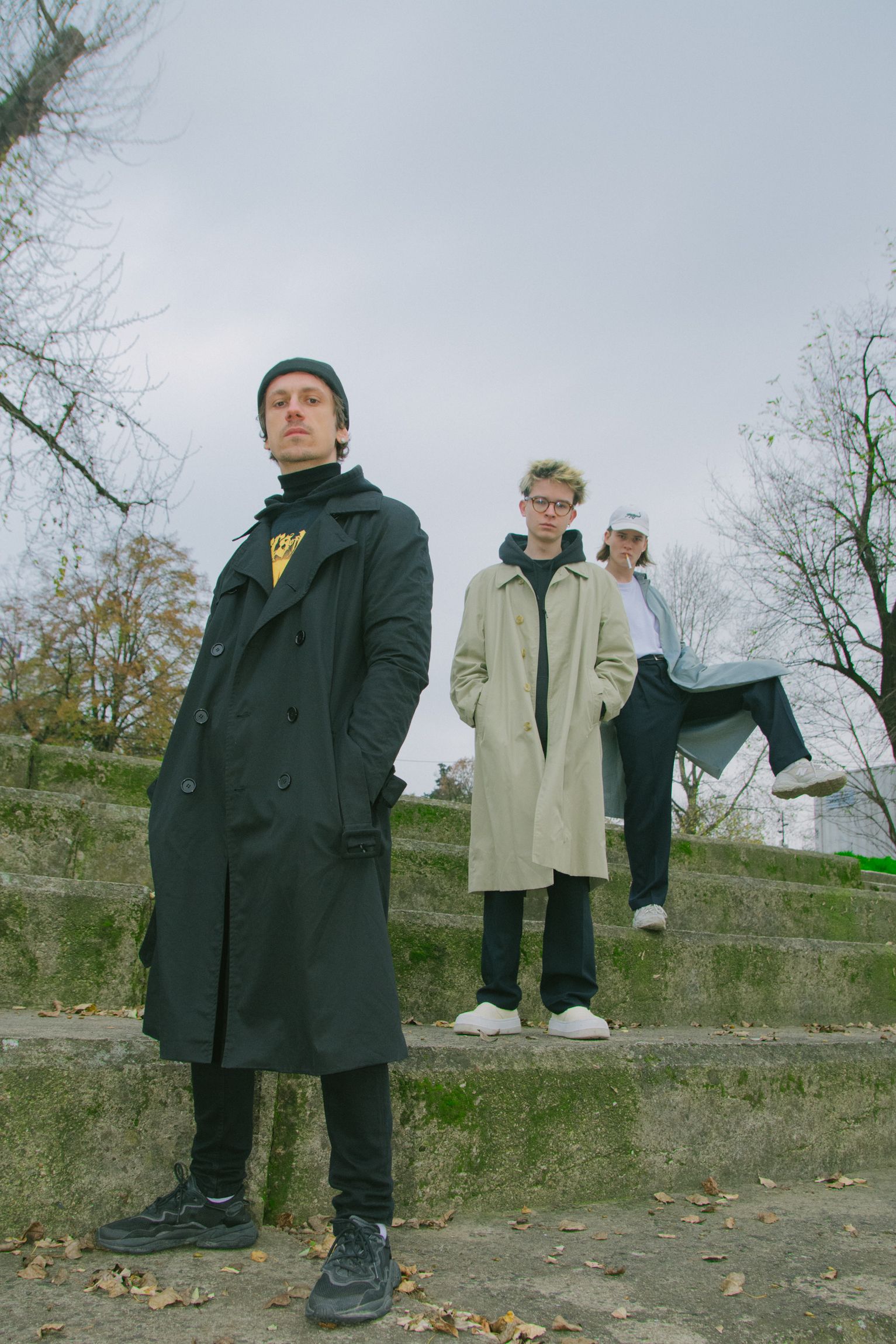 „Co ma na tym placu zbawić mnie”. Baasch i bracia Kacperczyk z nowym singlem o gniewie i rozczarowaniu