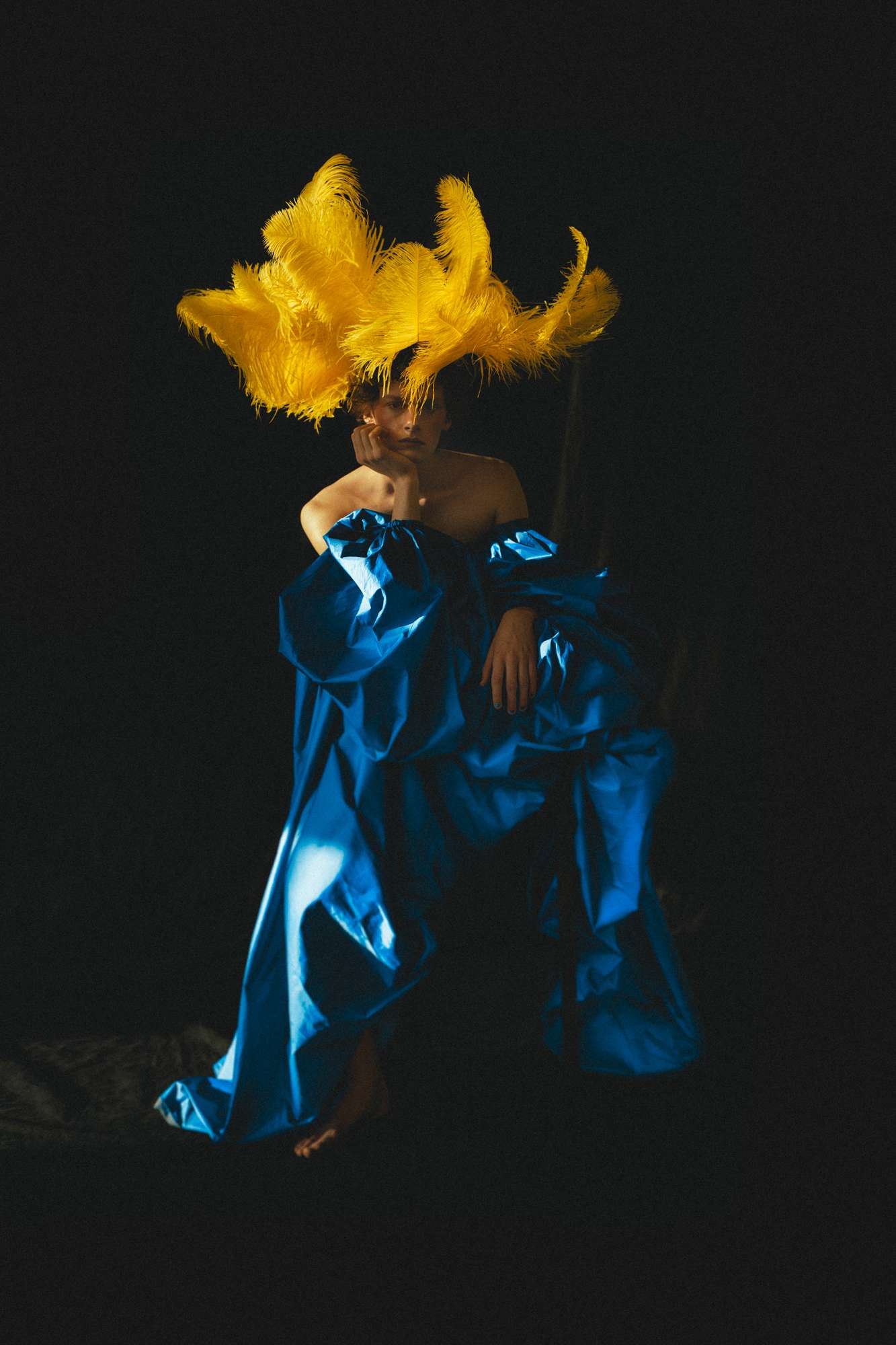 Romantyczny niepokój. Sesja „Voices” Edyty Leszczak to fotograficzne wołanie o wolność