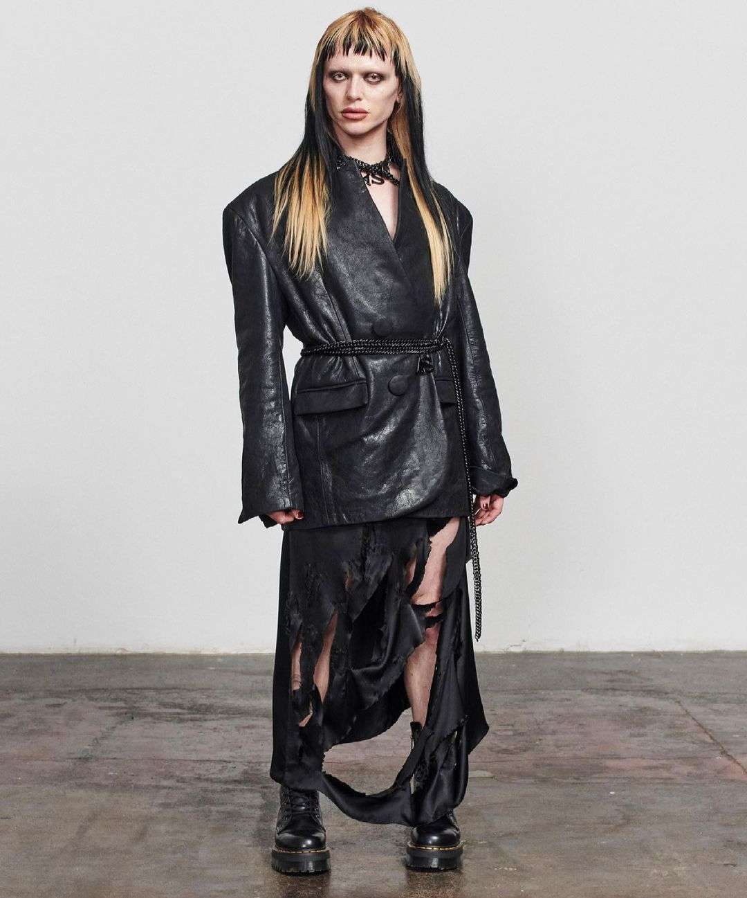 Drag queen z „RuPaul's Drag Race" modelką podczas Londyńskiego Tygodnia Mody