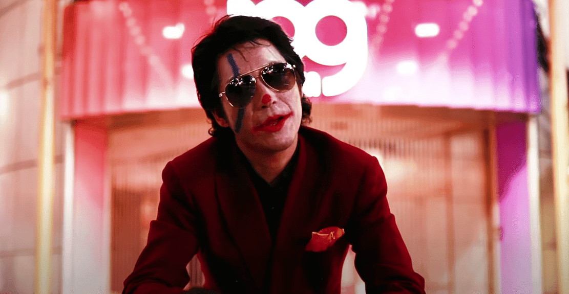 Mężczyzna wyglądający jak Joker ubiega się o urząd gubernatora w Japonii