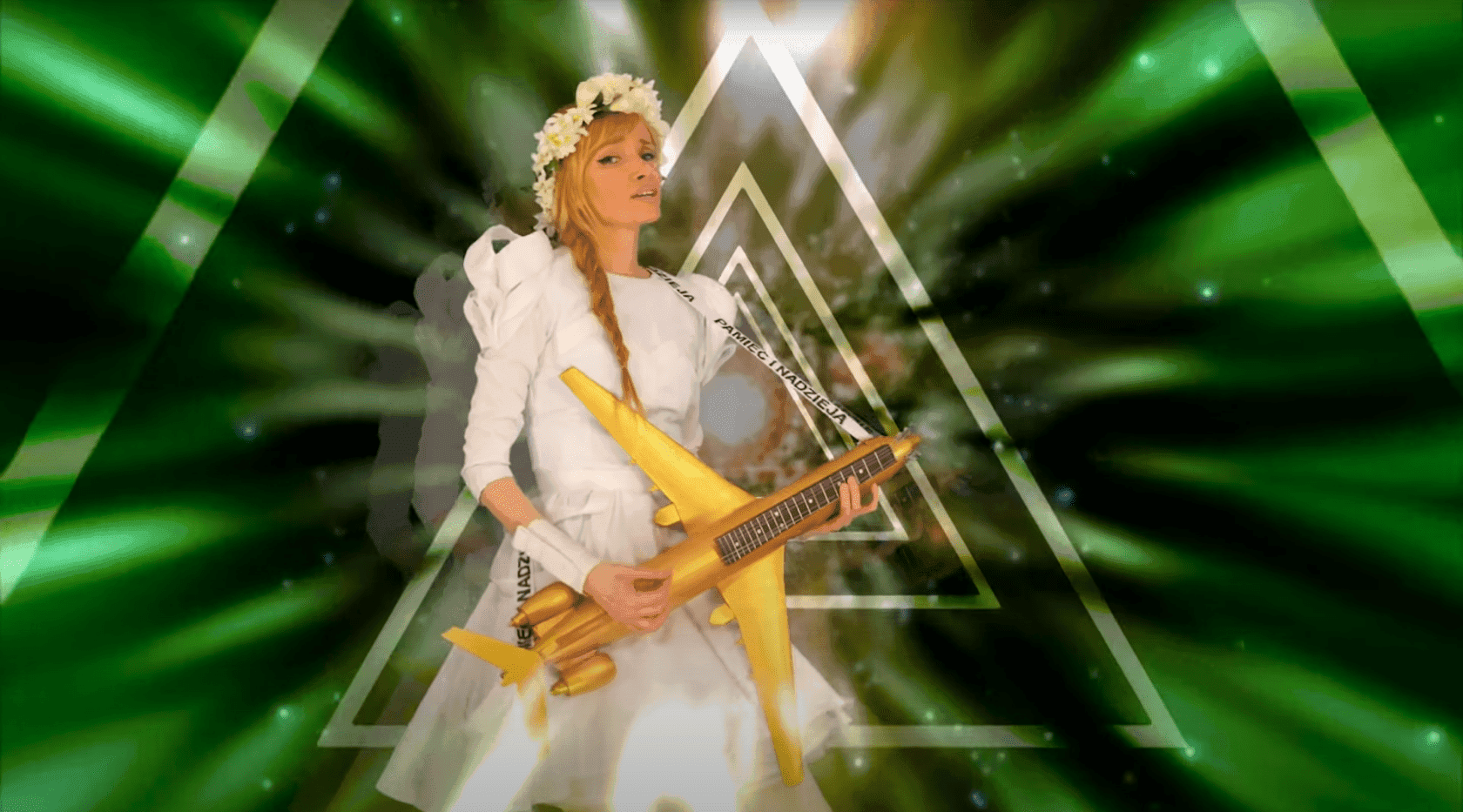 Oazowy electro-pop o katastrofie smoleńskiej i tym, że miłość nas zbawi. Po prostu to zobaczcie