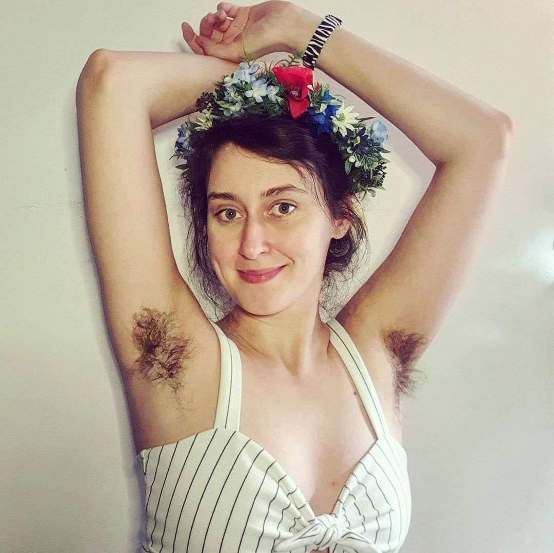 Polska aktywistka oskarżona o reklamowanie rajstop w drodze na pogrzeb ojca