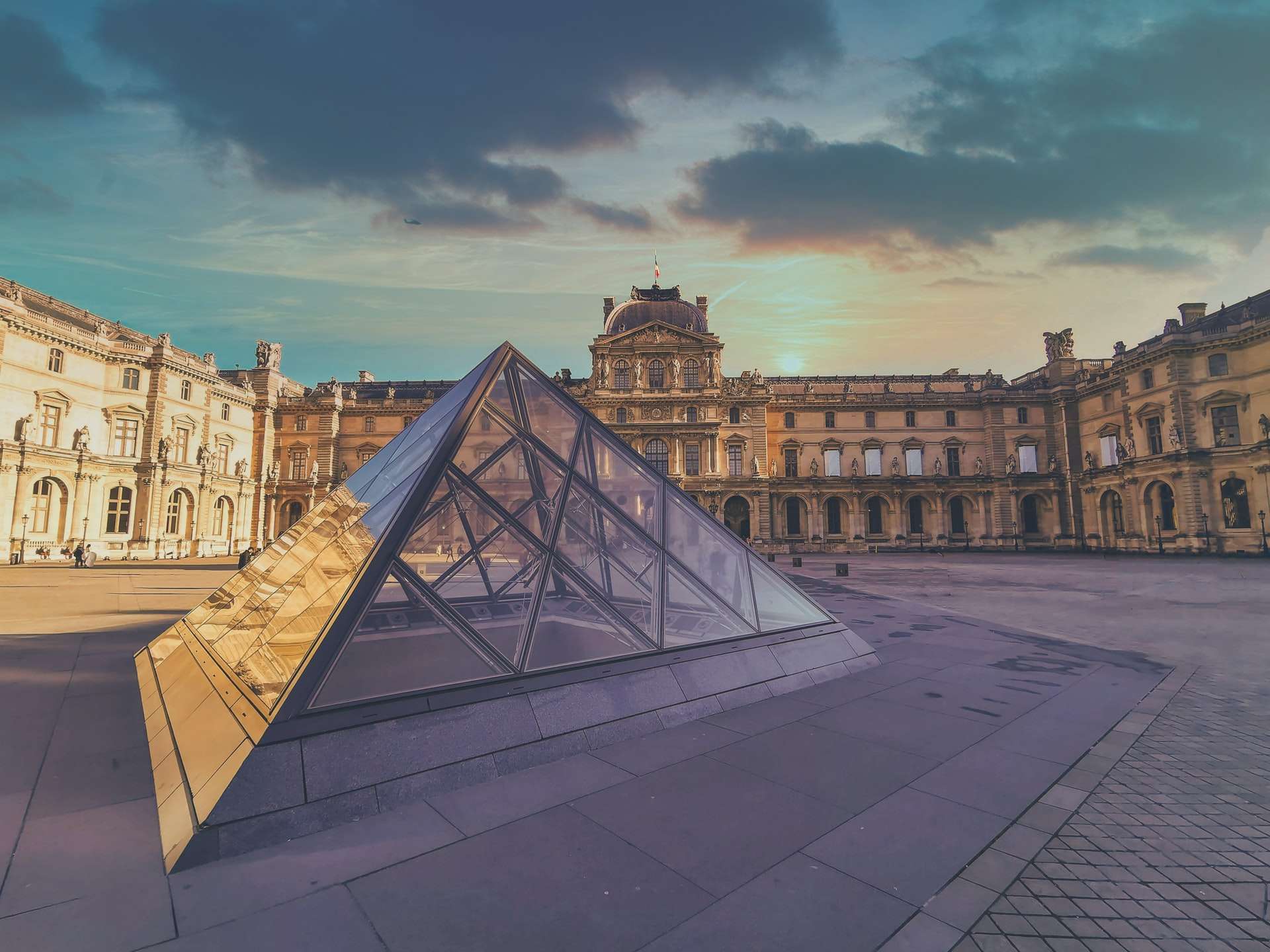 Dyrektorką Luwru po raz pierwszy w historii będzie kobieta