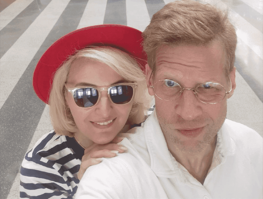 W dniu premiery swojej „francuskiej” płyty, Reni Jusis podzieliła się kolejnym singlem (i nostalgicznym klipem)