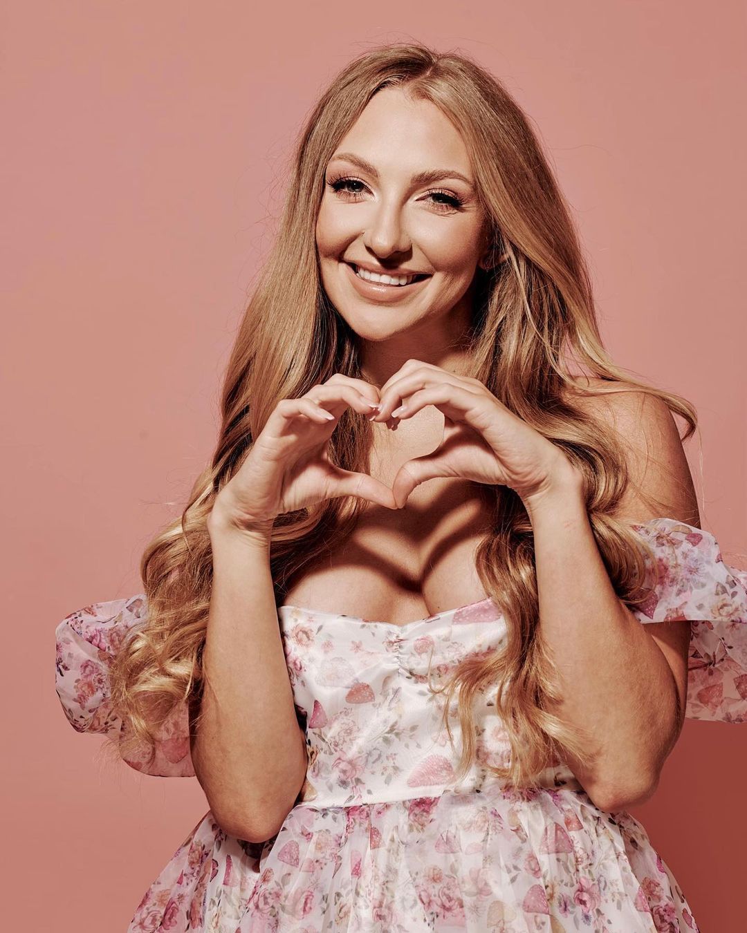 Polska influencerka sprzedała wirtualną miłość za niemal milion złotych