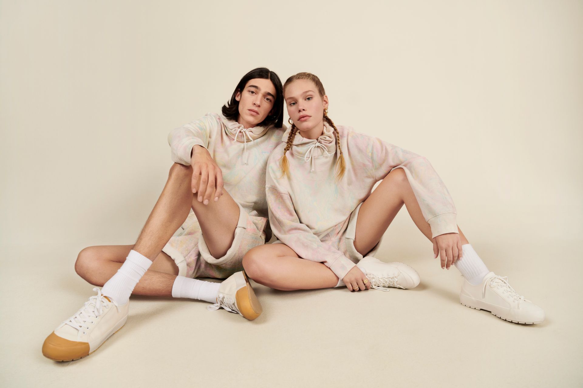 Levi’s prezentuje najwygodniejszy strój na sezon jesień zima 2021. Poznajcie dresy Red Tab