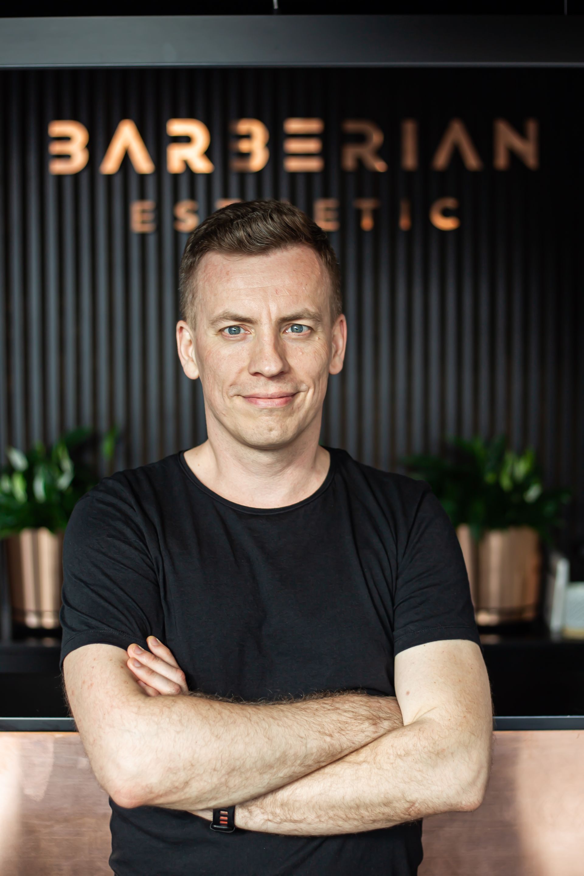 O tym, jak przywrócić piękno skórze rozmawiamy z dr Łukaszem Śmiejkowskim z kliniki Barberian Esthetic