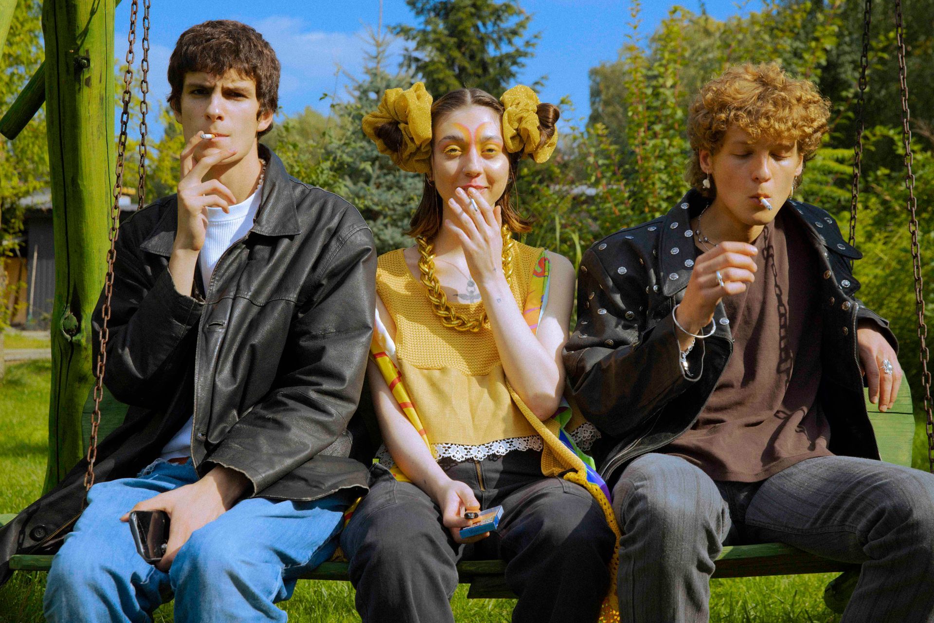 Polscy projektanci z pokazem mody na polskiej wsi. Przyszłość mody rysuje się w zupełnie nowych barwach?