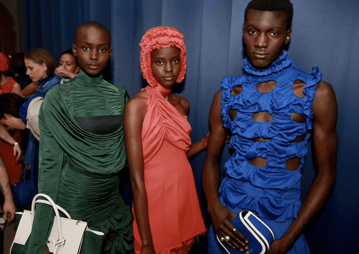 Młodzi projektanci zamieszali na London Fashion Week. Przedstawiamy 6 najciekawszych