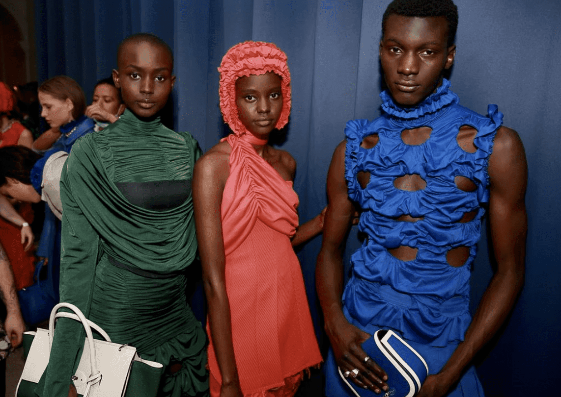 Młodzi projektanci zamieszali na London Fashion Week. Przedstawiamy 6 najciekawszych