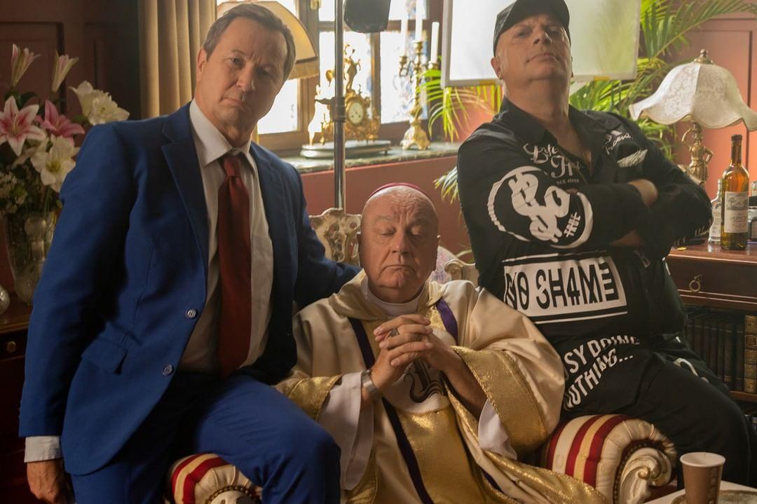 Imperium Ojca Dyrektora. Dziś premiera internetowego serialu „Ekler", który parodiuje rząd i TV Trwam