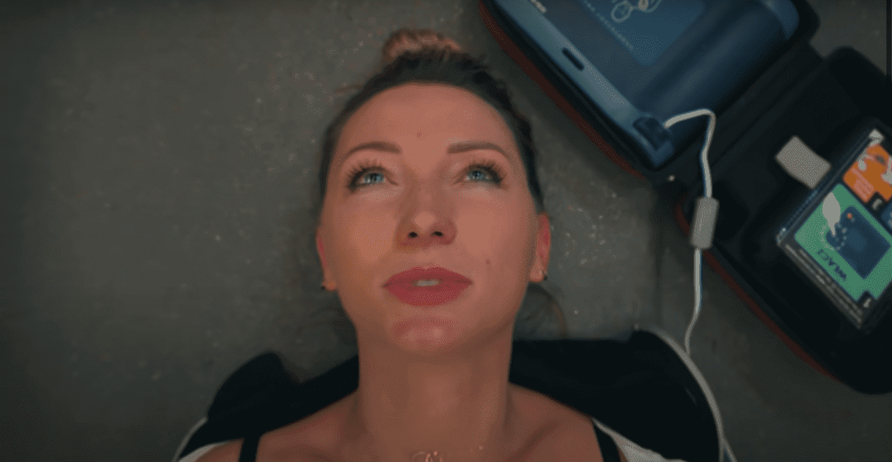 Akcja „Odsłoń klatkę” zwraca uwagę na ważny problem, przez który umiera więcej kobiet