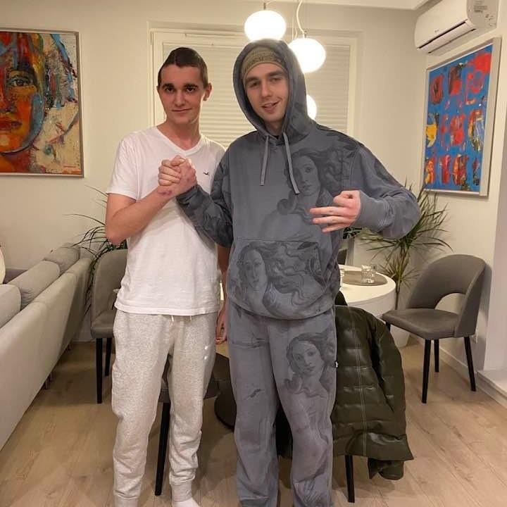 Chłopak wybudził się ze śpiączki słuchając piosenki Maty, więc Mata go odwiedził