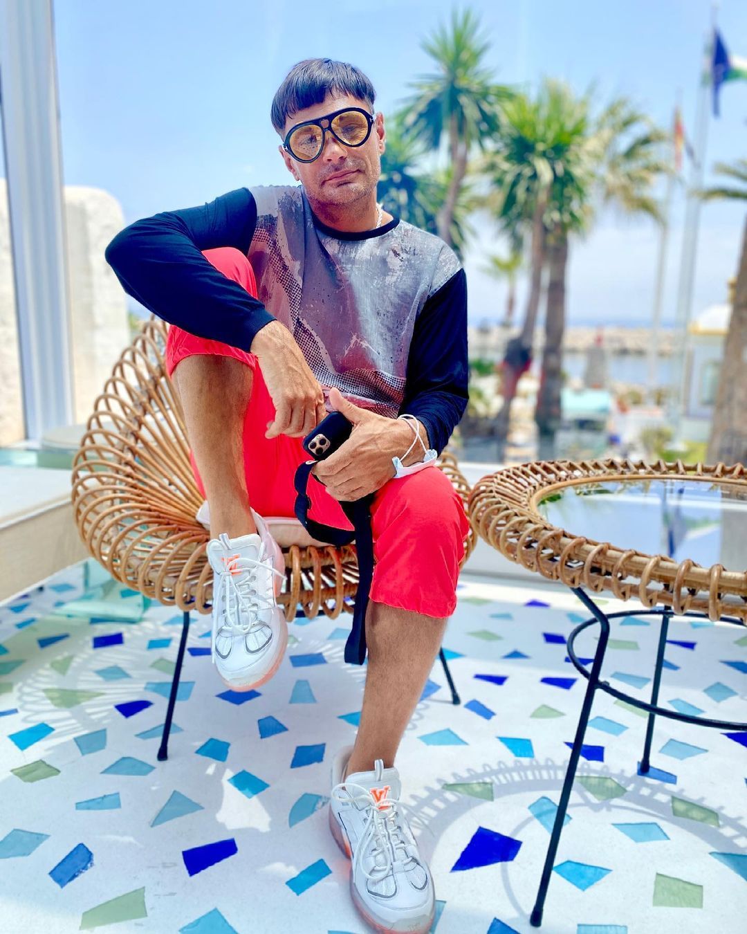 Po ujawnieniu przeszłości gwiazdora popularnego programu, stacja TTV kończy z nim współpracę