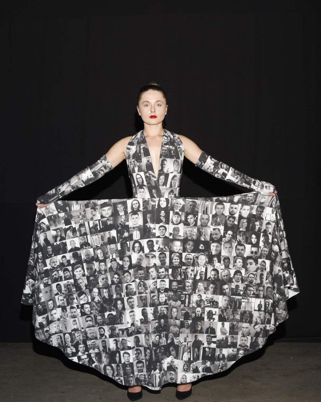 Sukienka z portretami więźniów politycznych i krzyk dla Białorusi. Tak nagrodę odbierała Jana Shostak