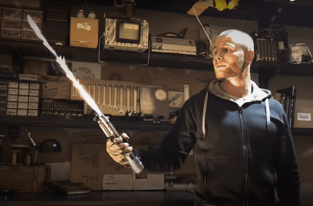 Youtuber znalazł się w Księdze rekordów Guinnessa, bo stworzył miecz świetlny